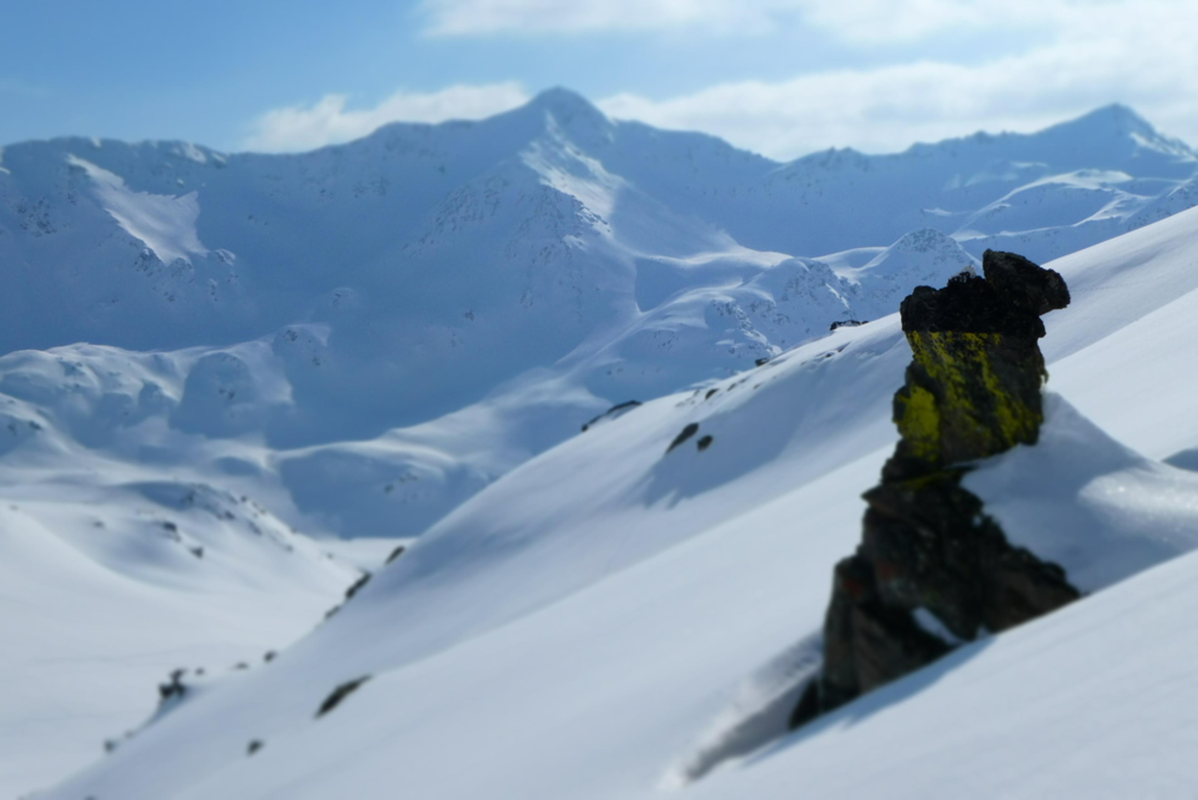 Ski rando terre rouge - Vers Roche Noire - Elément minéral
