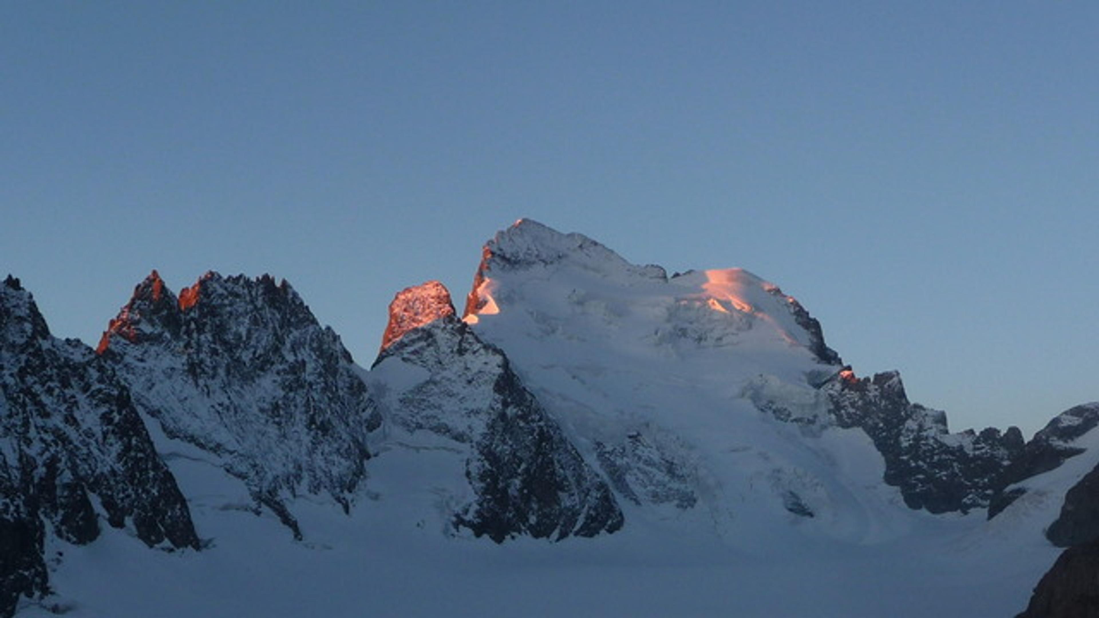 Lever de soleil sur la Barre des Ecrins