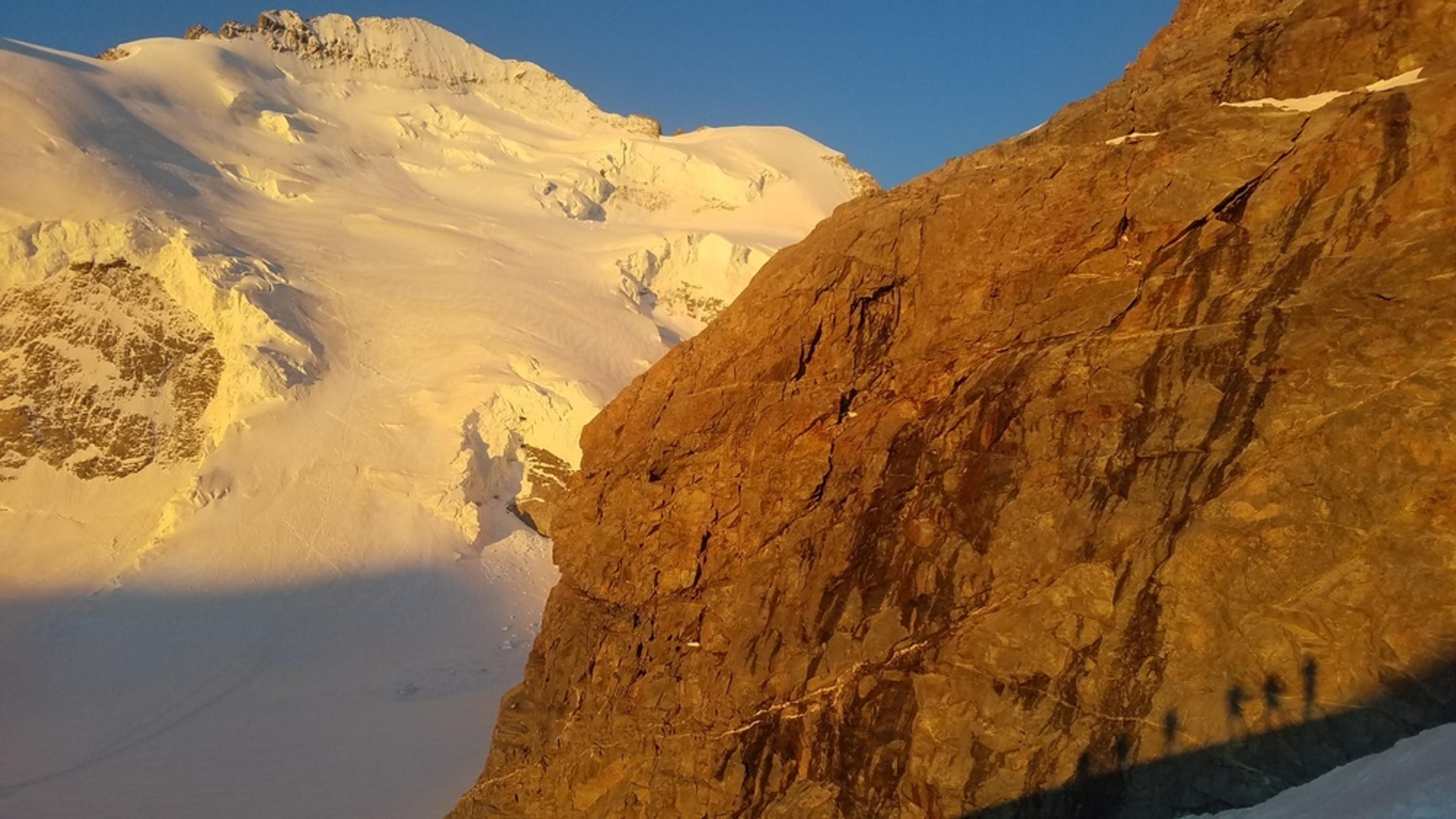 Stage initiation alpinisme - Levé de soleil sur la Roche Faurio