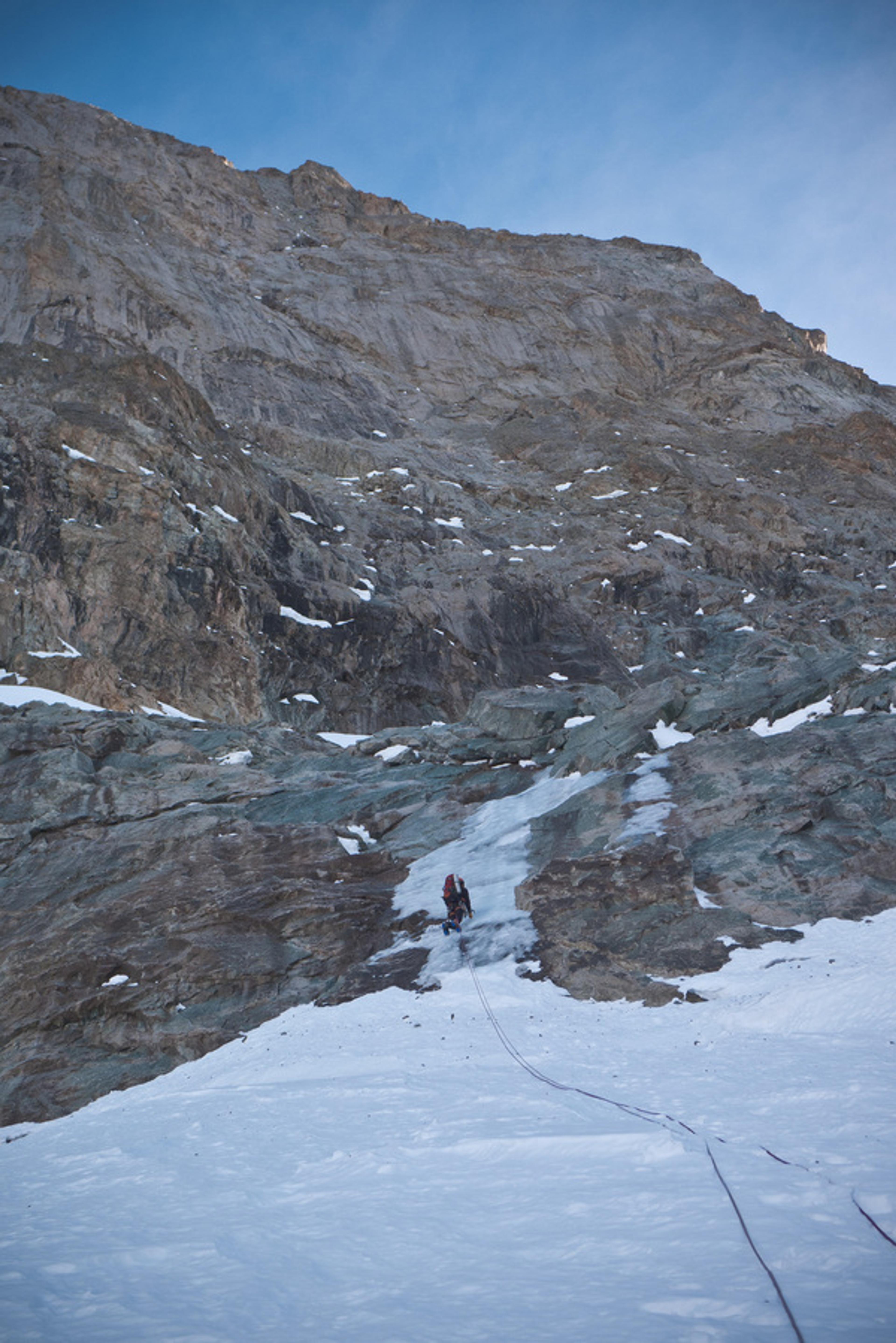 Pic sans Nom - Cambon Francou - Placage de glace pour passer le premier ressaut