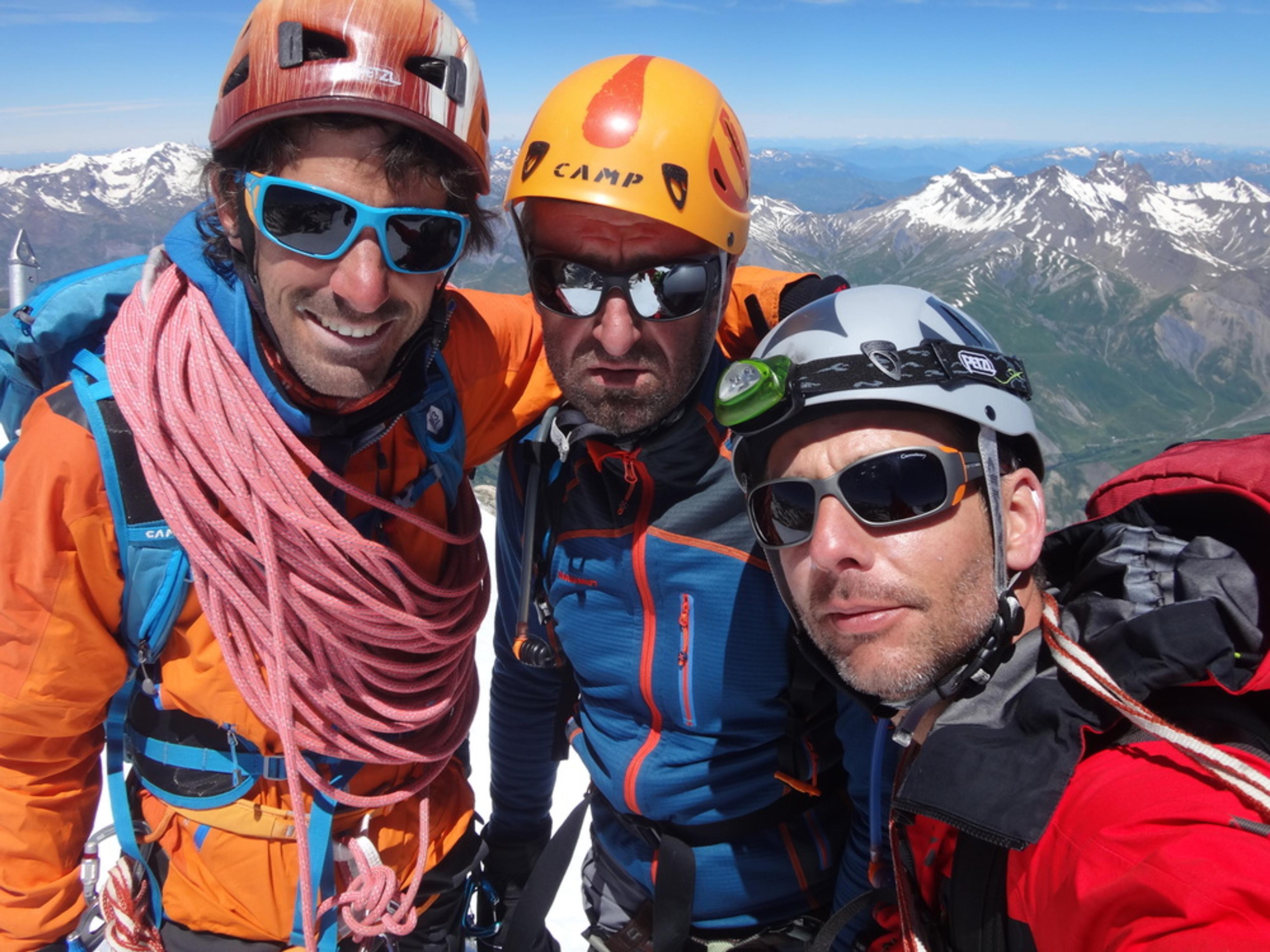 Alpinistes à peu près contents
