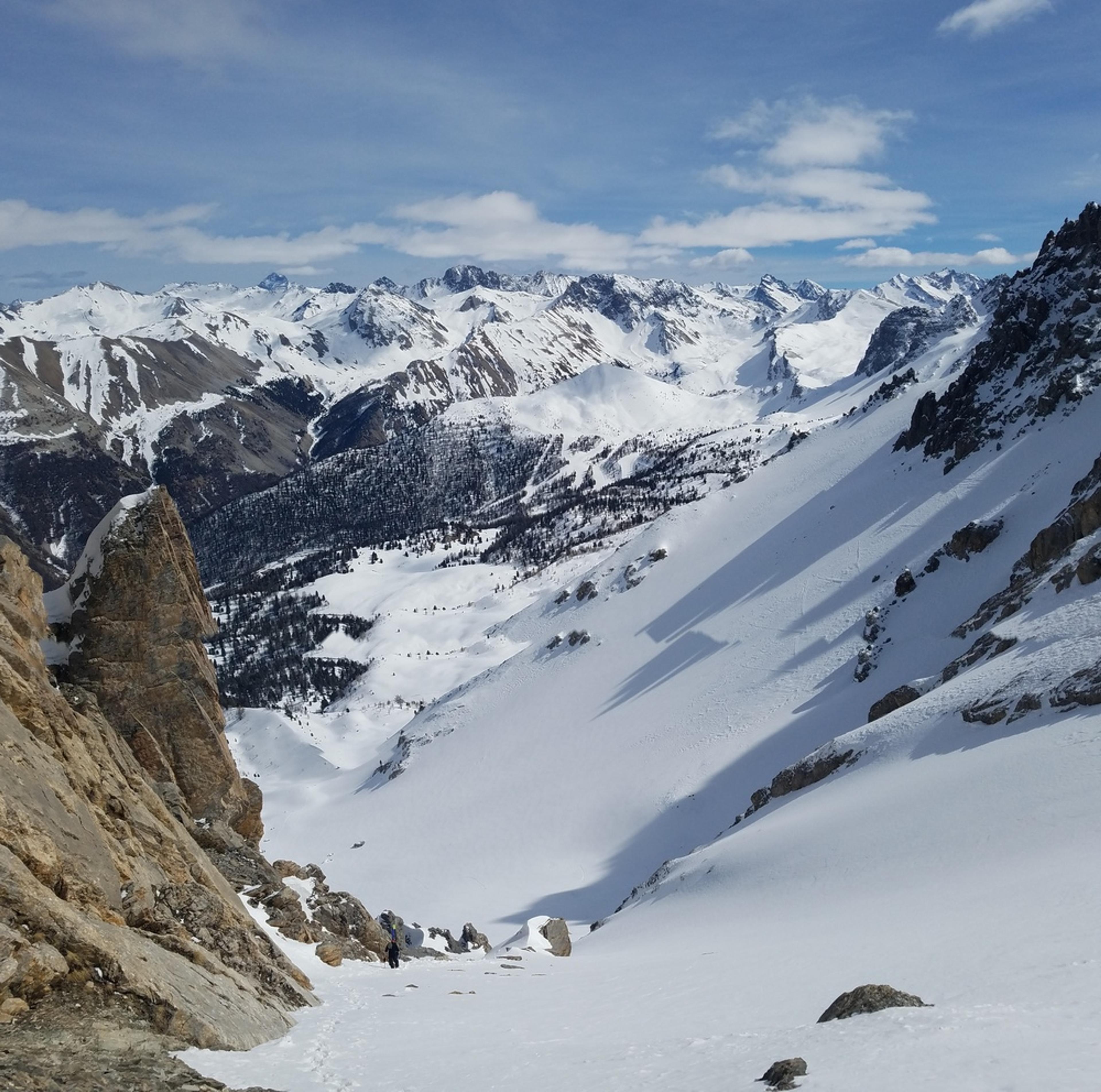 Ski rando Ceillac - Pas du Curé - Skis sur le sac