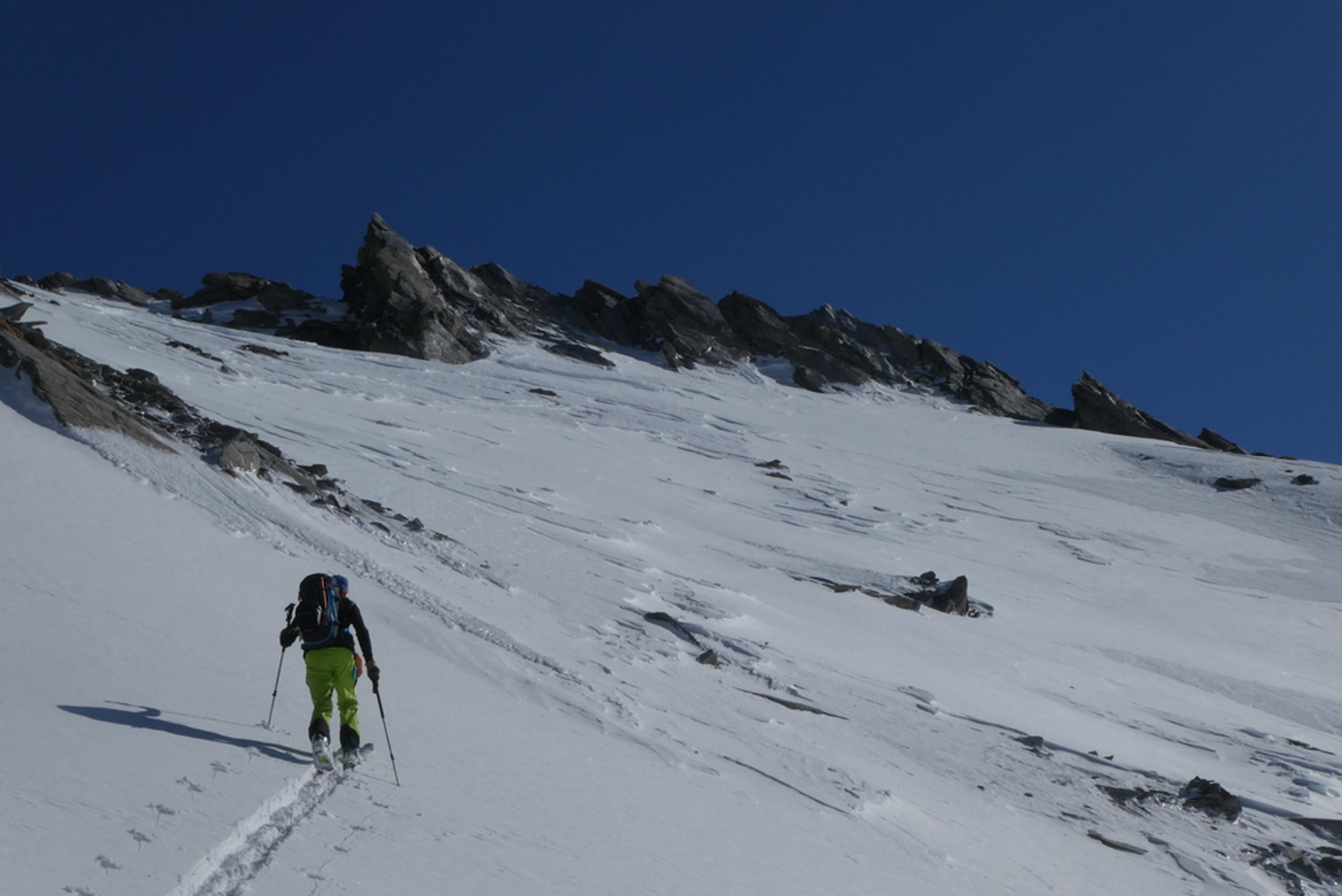 Raid vanoise – Frank trace vers le col du Ravin Noir