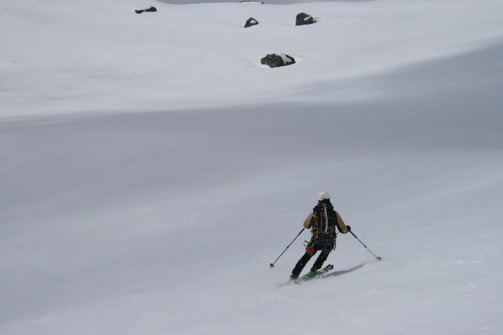 Raid ski Haute Maurienne - Descente plein pot sur l'Italie