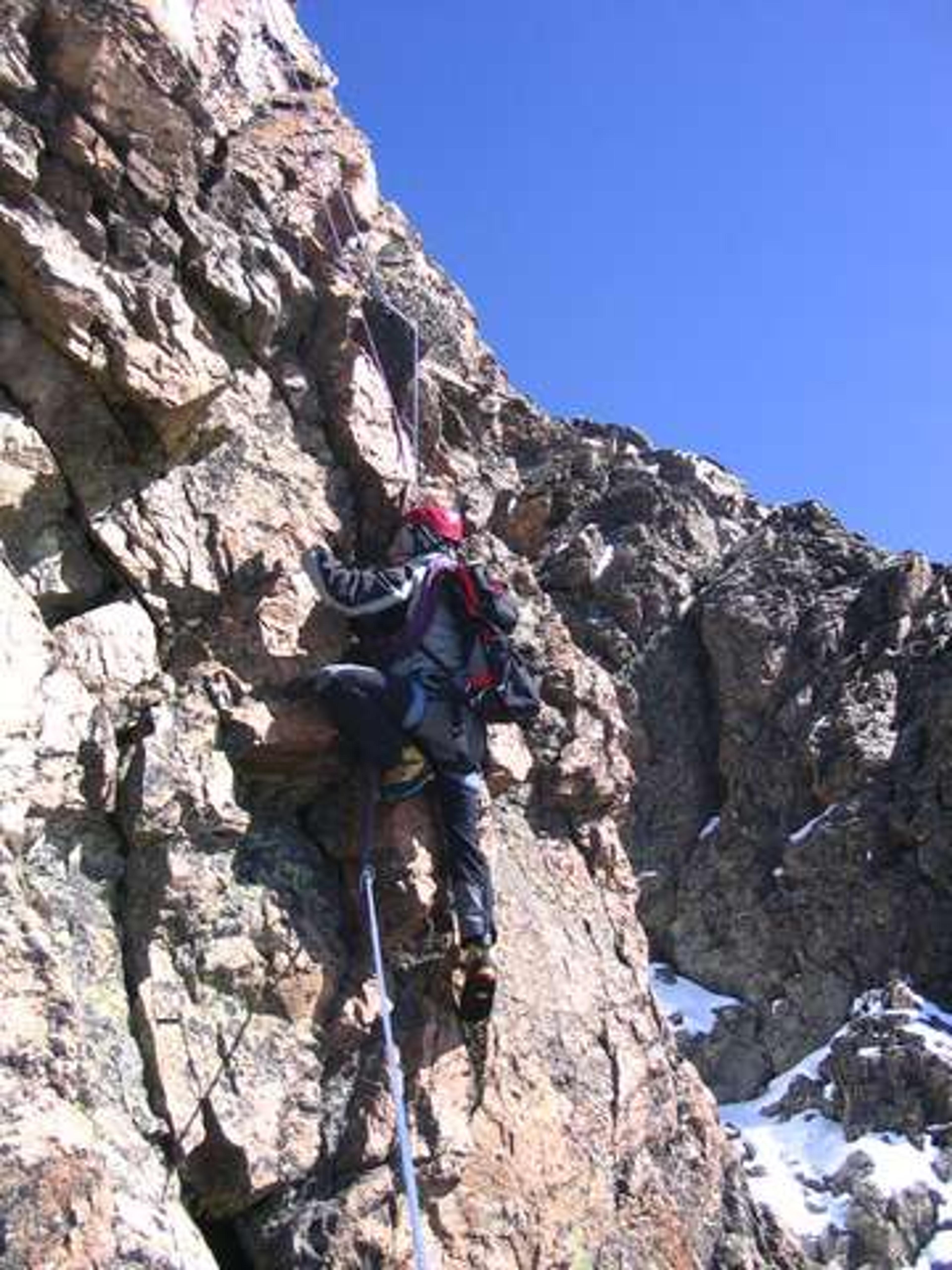 Passage d'escalade sur l'arête sud de l'Olan