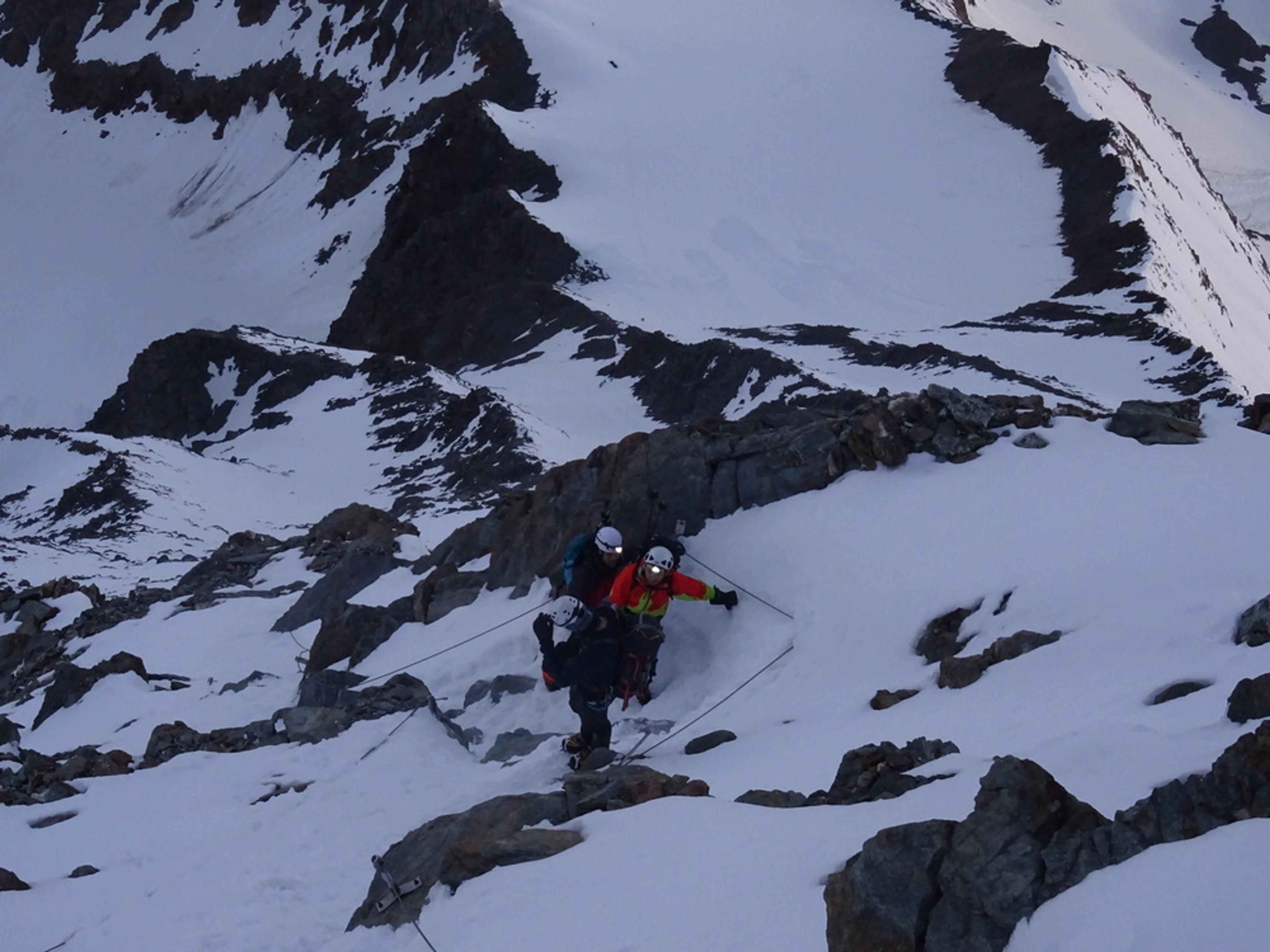 Mont-Blanc - La cordée Stan et Manu dans le couloir