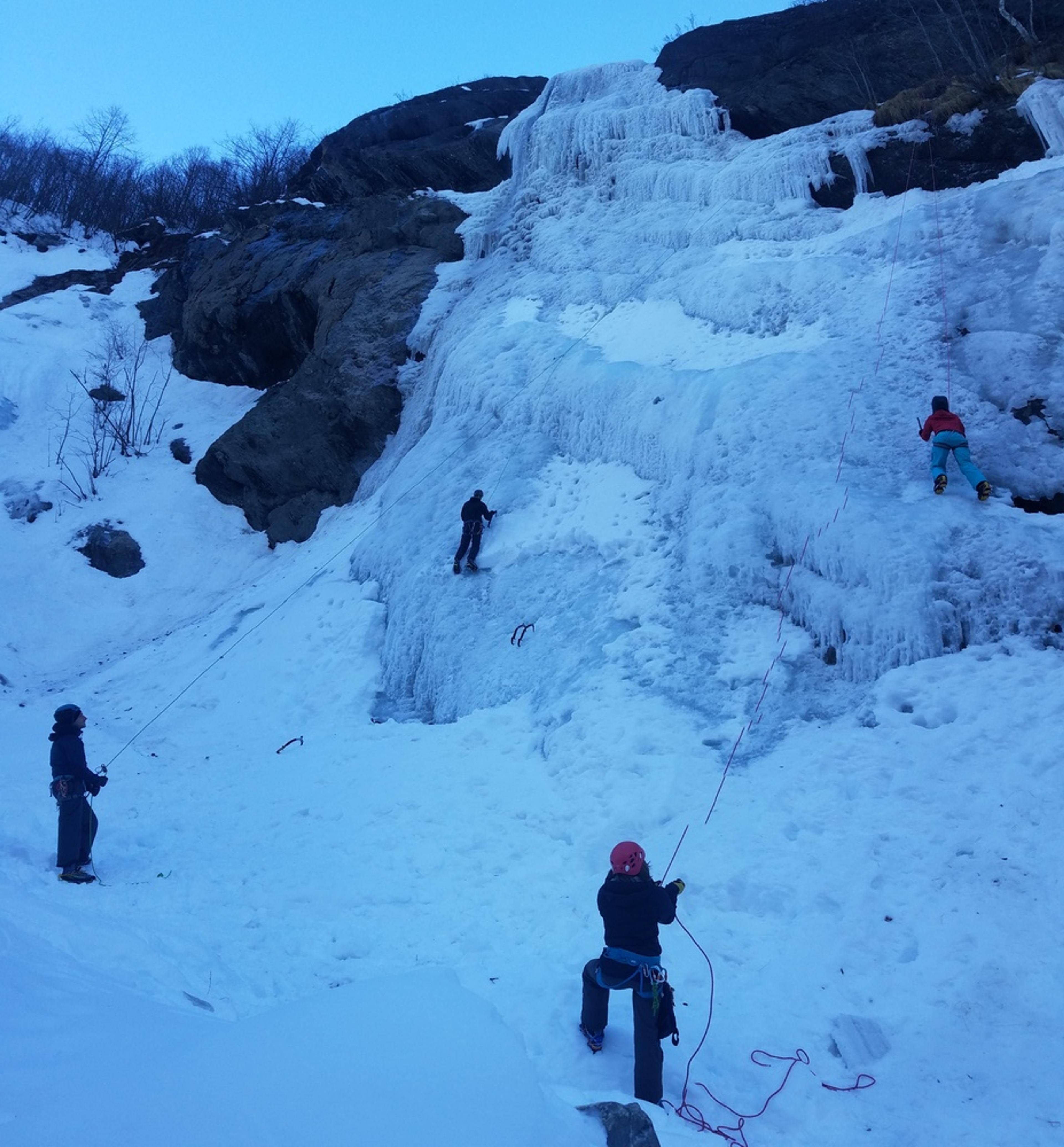 Initiation cascade de glace - Madame Tape dur - Ateliers en moulinette