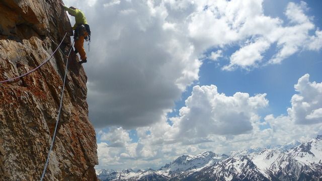 Cerces - Vallon de la Moulette - Voie des grands surplombs