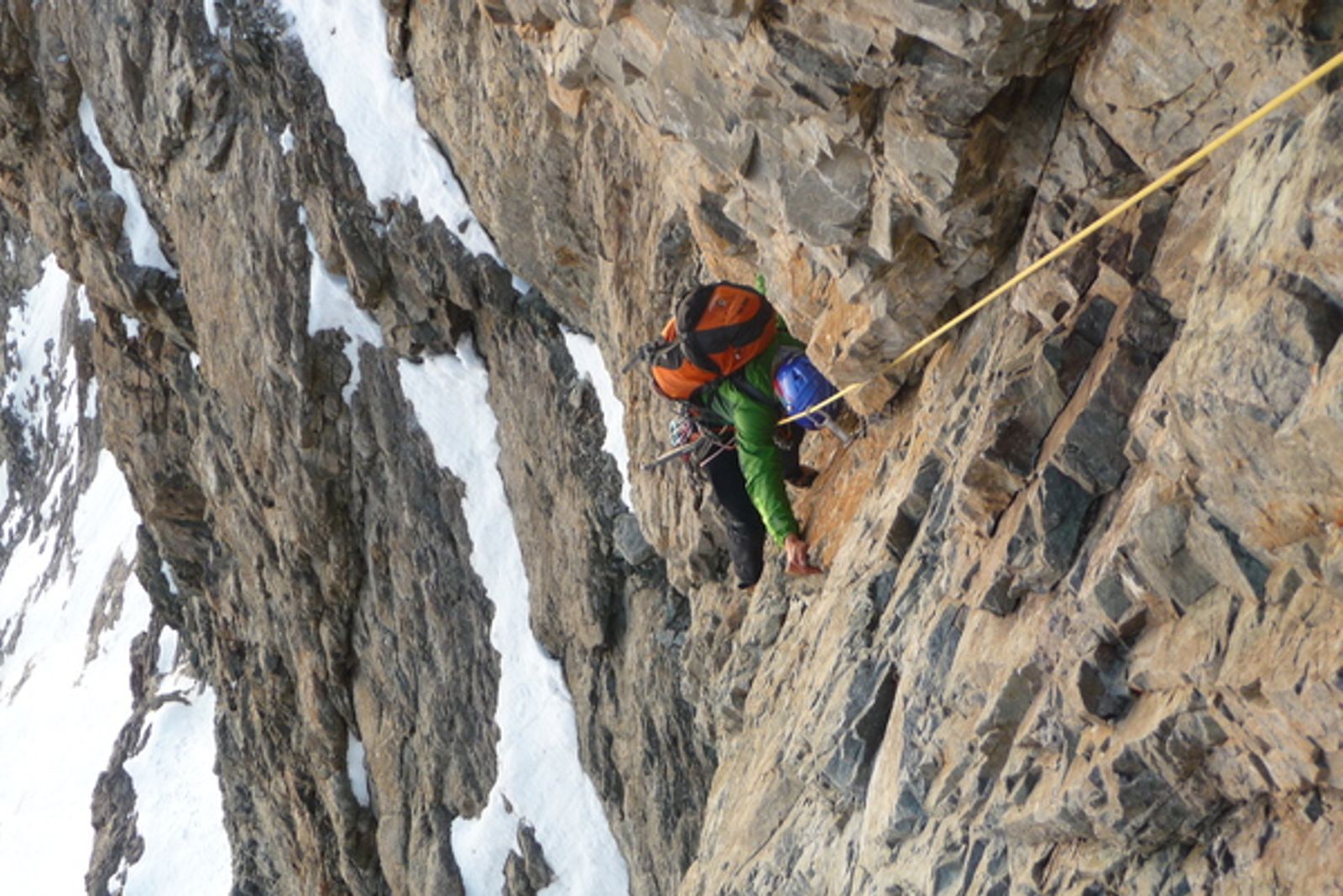 Eloge de la fuite - Seb en libre dans le passage d'A2 (6b)