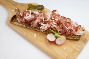 Sauerteigbrot mit Speck