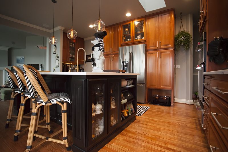 Pig's Eye View by Jennifer Ryan Design