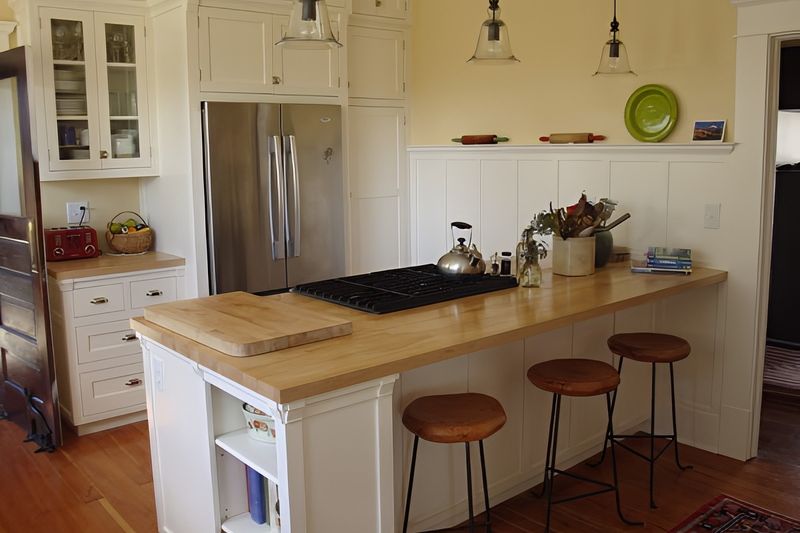 Craftsman Kitchen by Jennifer Ryan Design