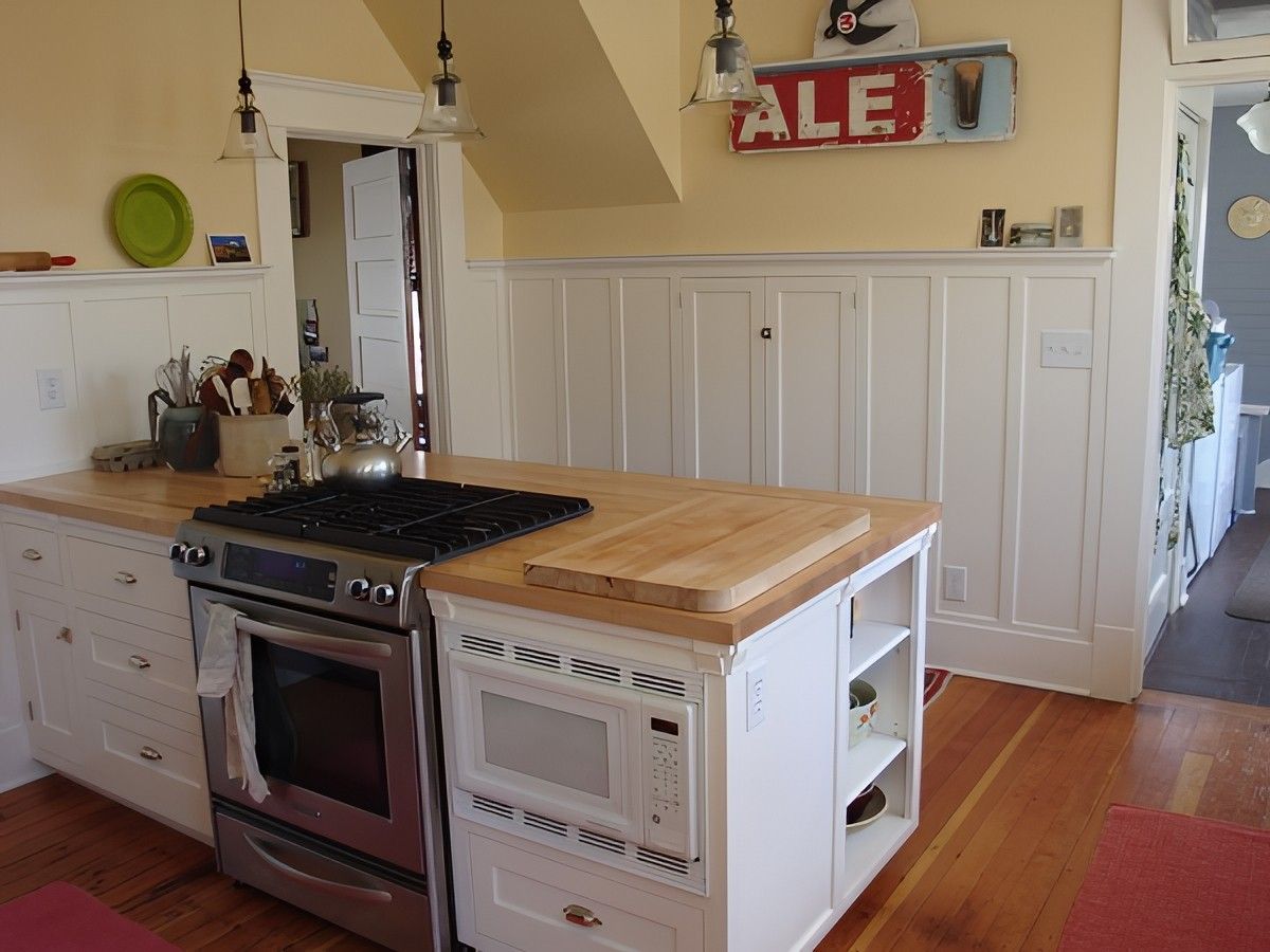 Craftsman Kitchen by Jennifer Ryan Design