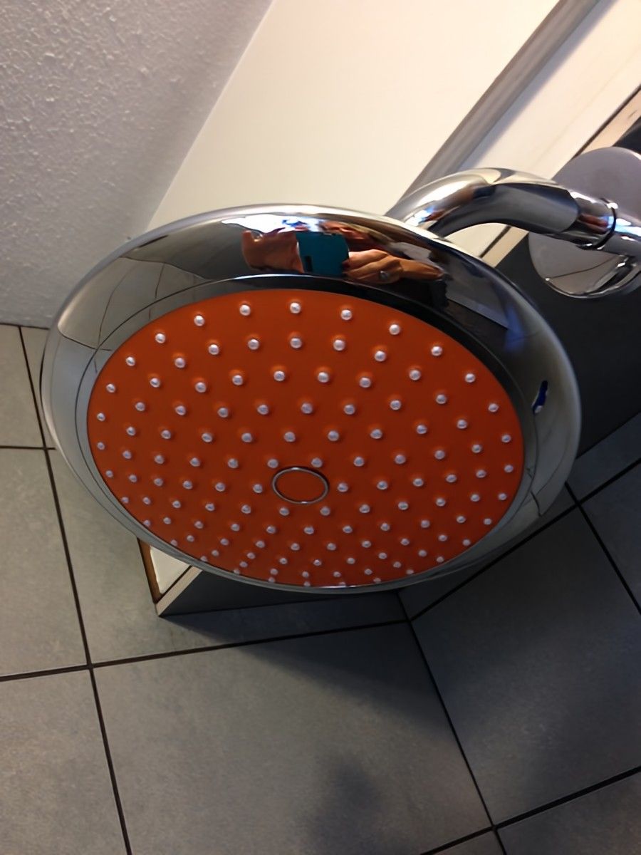 Tiny Bath by Jennifer Ryan Design