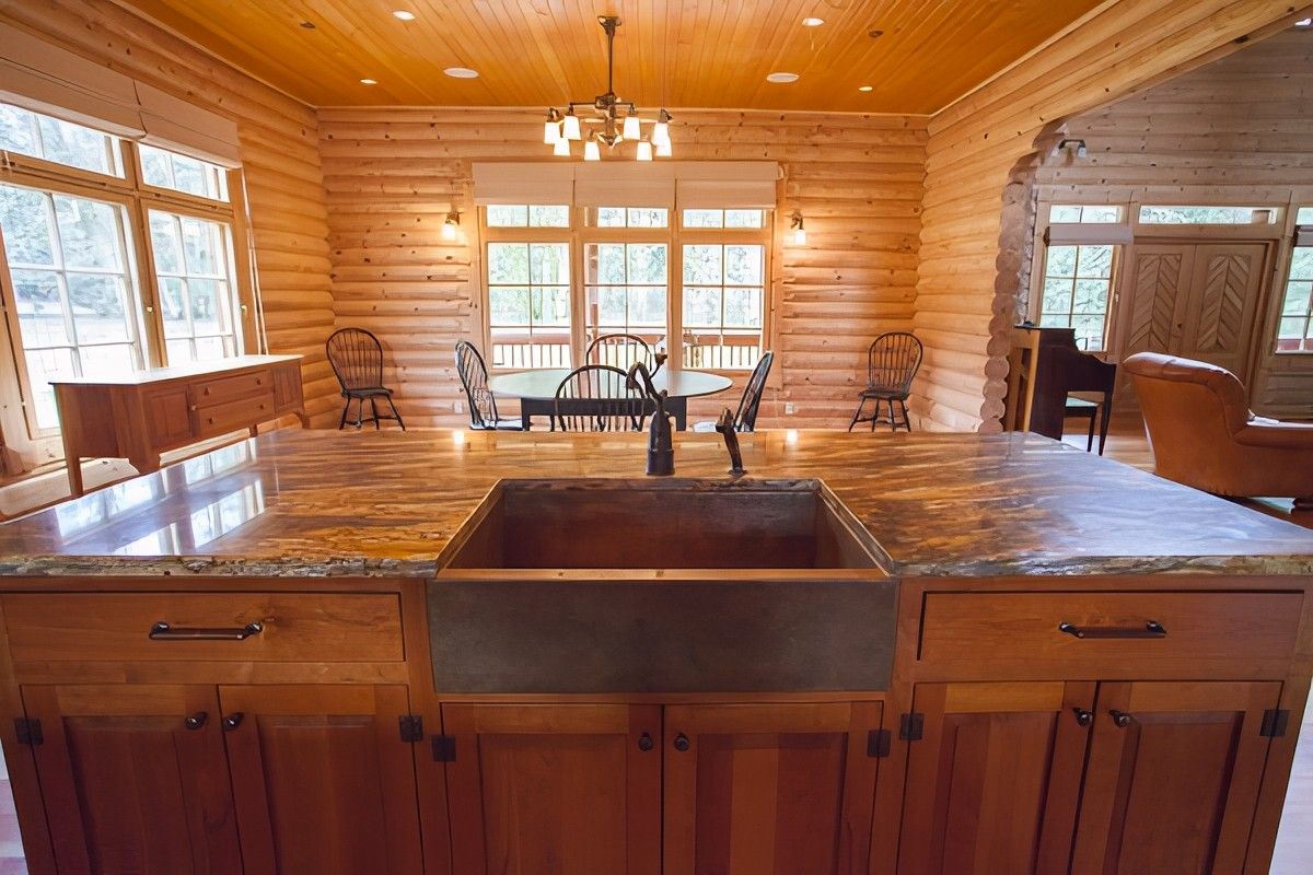 Log Kitchen by Jennifer Ryan Design