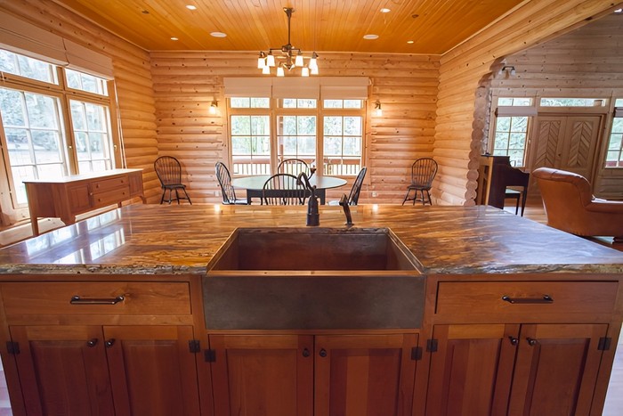 Log Kitchen by Jennifer Ryan Design