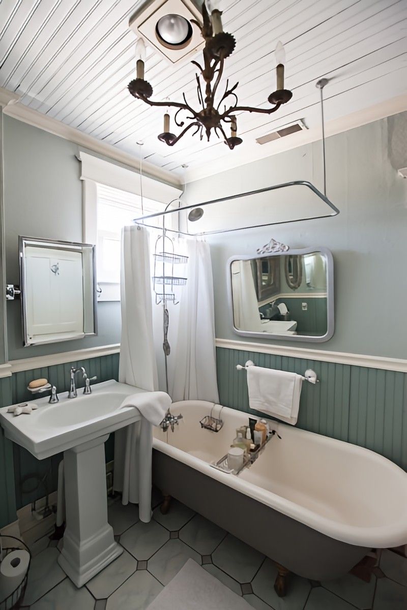 Vintage Bath by Jennifer Ryan Design