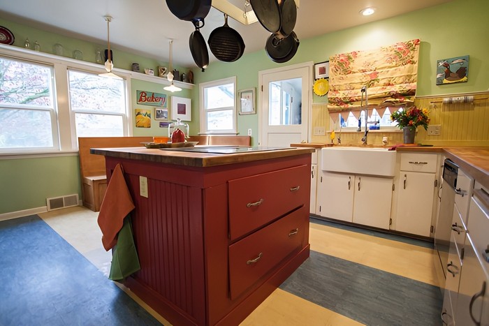 Farmhouse Kitchen by Jennifer Ryan Design