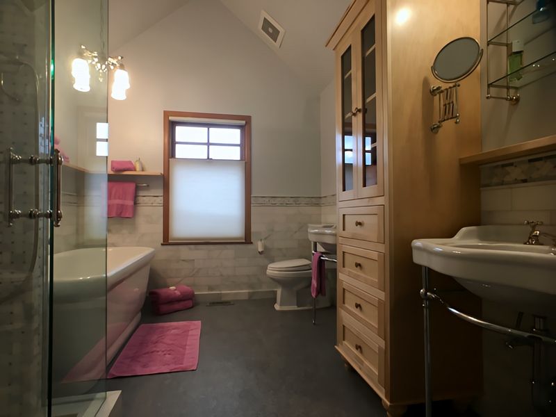 European Flair by Jennifer Ryan Design