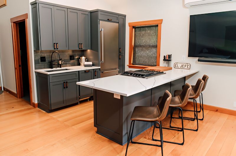 Bachelor Pad by Jennifer Ryan Design