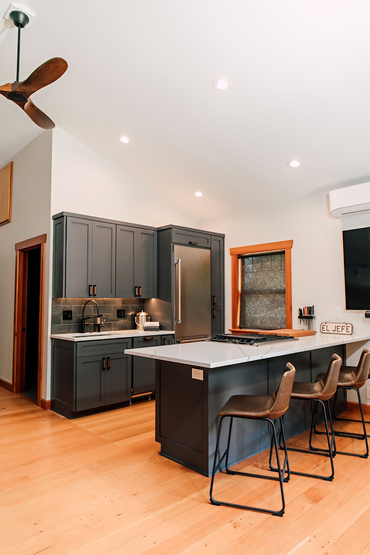 Bachelor Pad by Jennifer Ryan Design