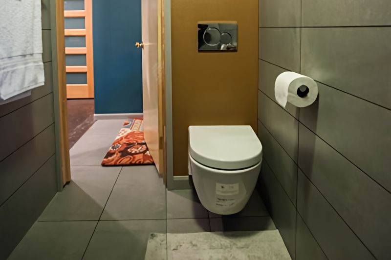 Tiny Bath by Jennifer Ryan Design