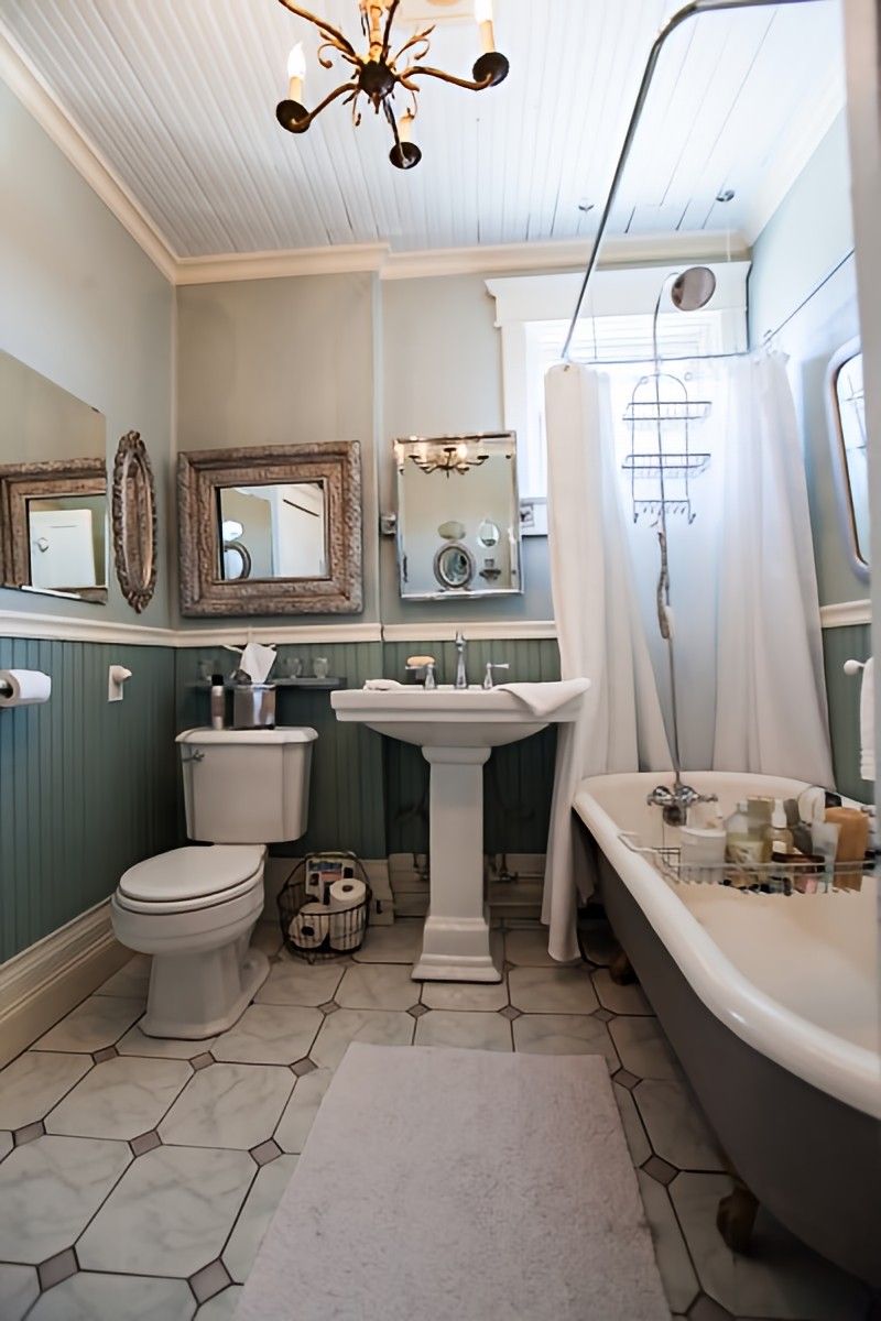 Vintage Bath by Jennifer Ryan Design