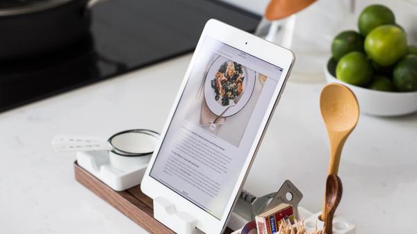tablet with an batch cooking app