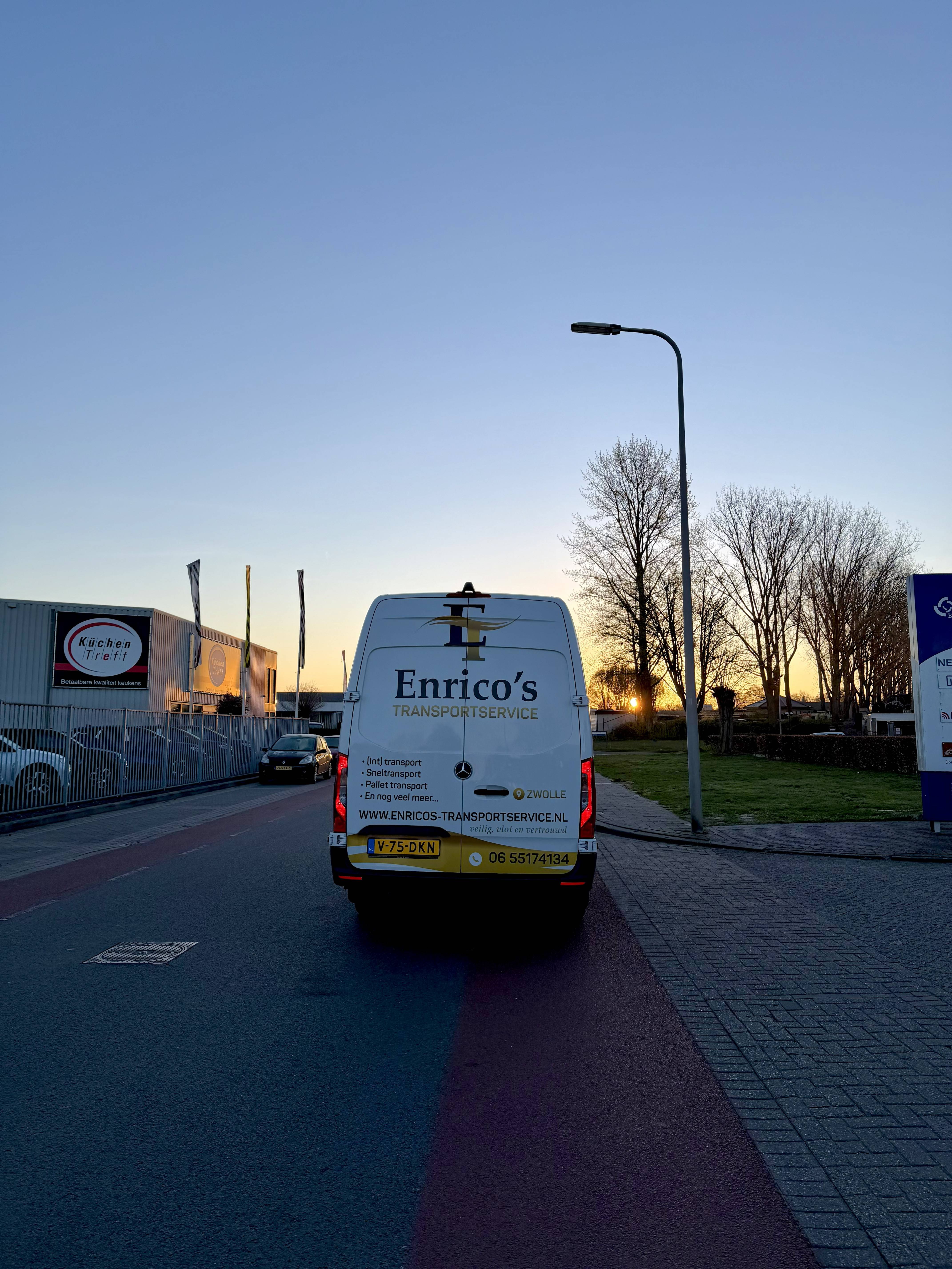 sprinter bij zonsondergang