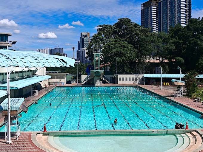 swimming pool