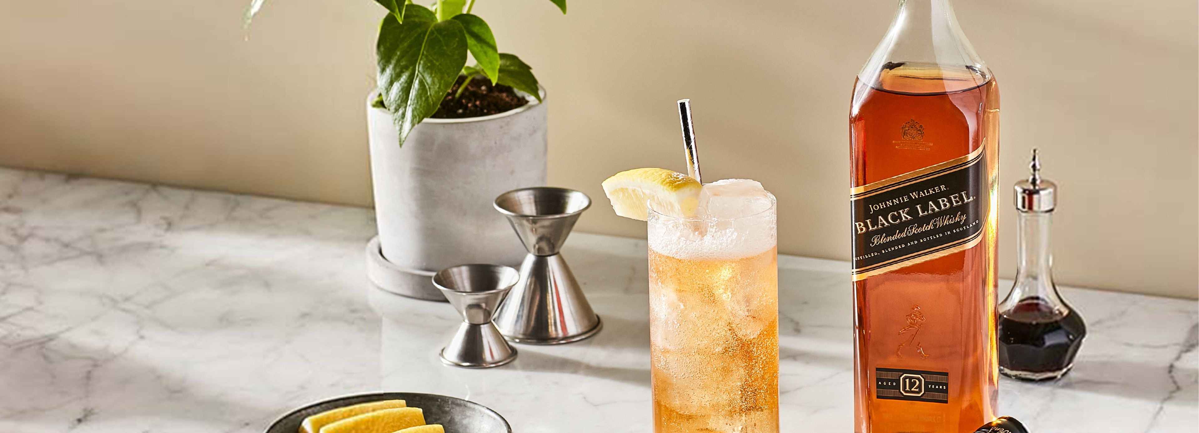 Johnnie & Soda Highball