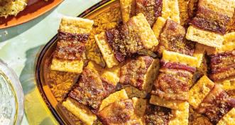 Bacon Bow-Tie Crackers