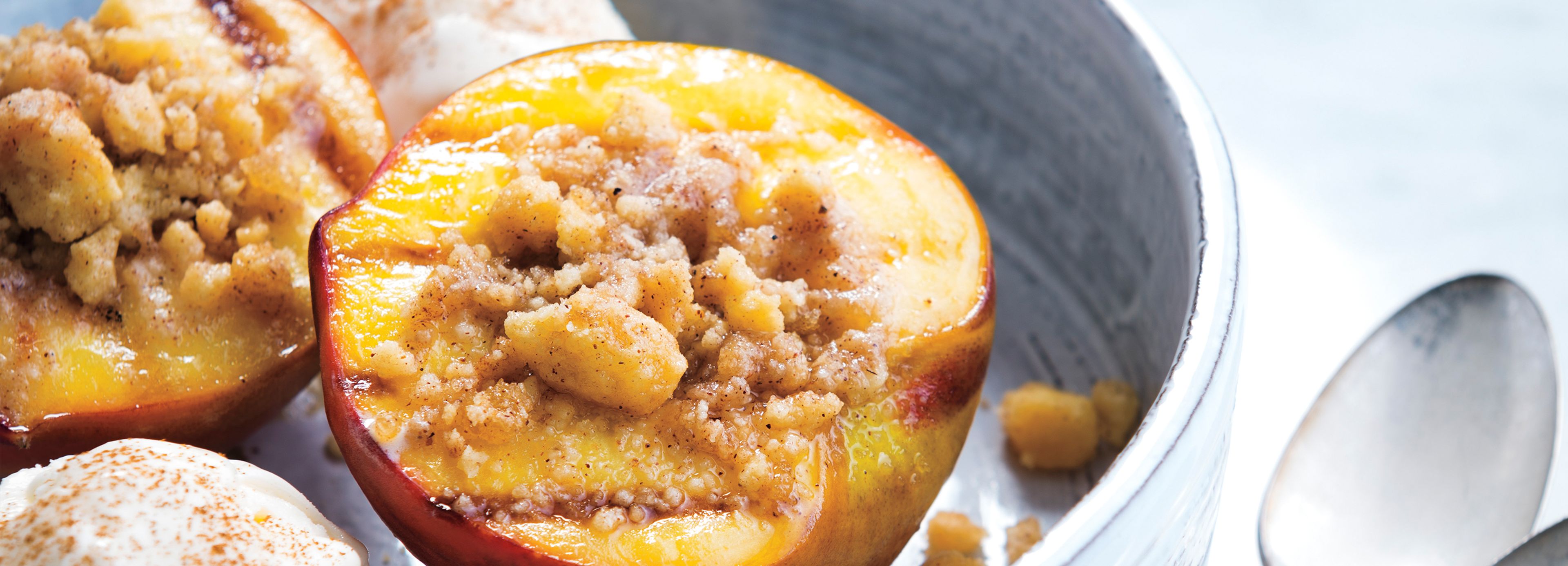 Grilled Peaches with Shortbread Crumble