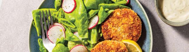 Fresh Salmon Cake Salad