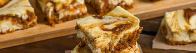 Carrot Cake Cheesecake Bars