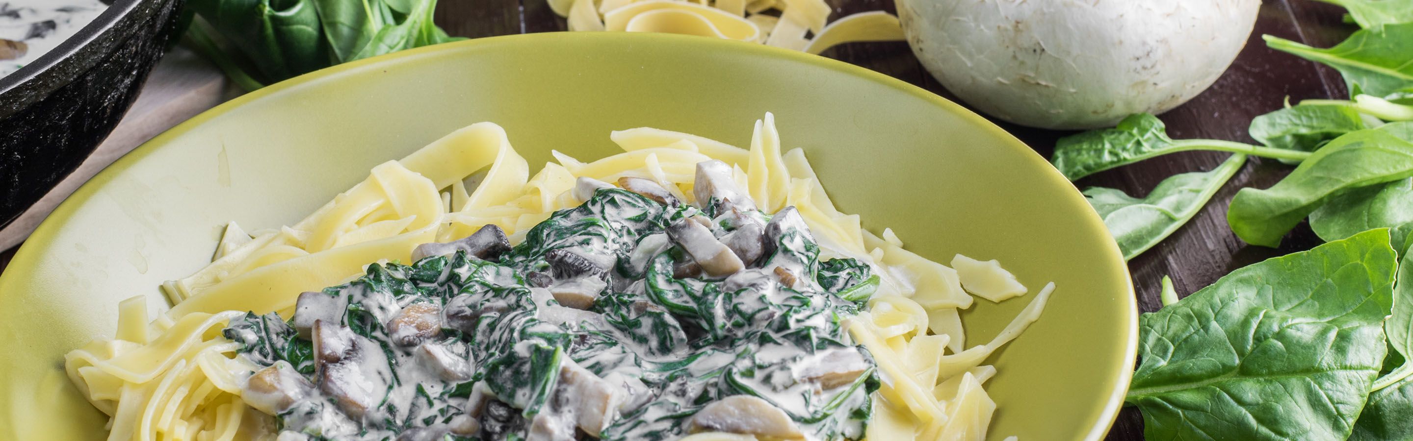 Fettuccine with Spinach and Blue Cheese Sauce