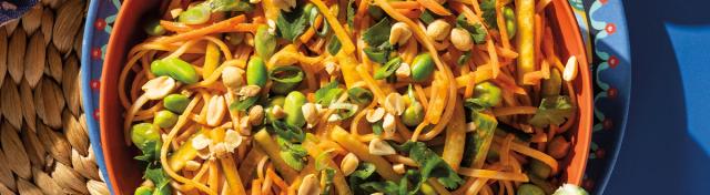 Peanut Gochujang Noodles With Cucumber and Edamame