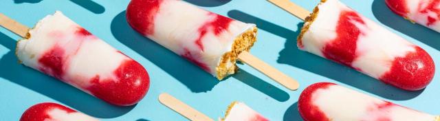 Strawberry Swirl Frozen Yogurt Bars