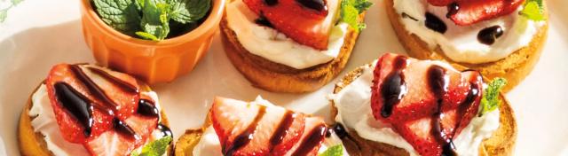 Strawberry Crostini With Sweet Cream-Cheese Spread
