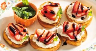 Strawberry Crostini With Sweet Cream-Cheese Spread