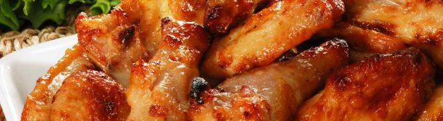 Grilled Buffalo Chicken Wings with Creamy Blue Cheese Dip