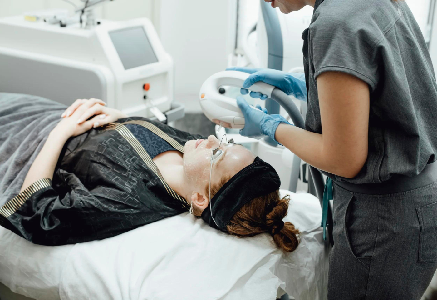 Photofacial treatment session