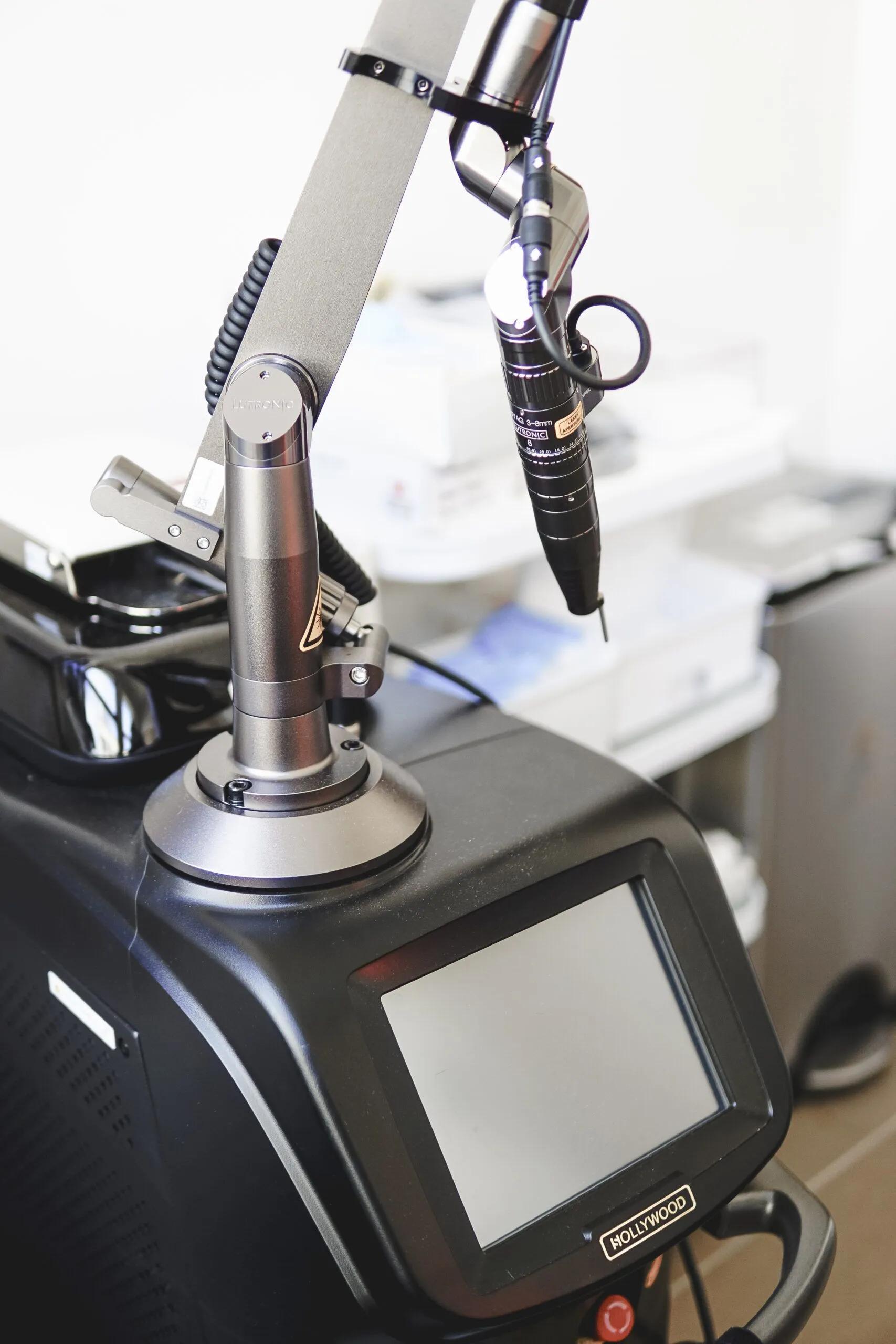 Tattoo removal device