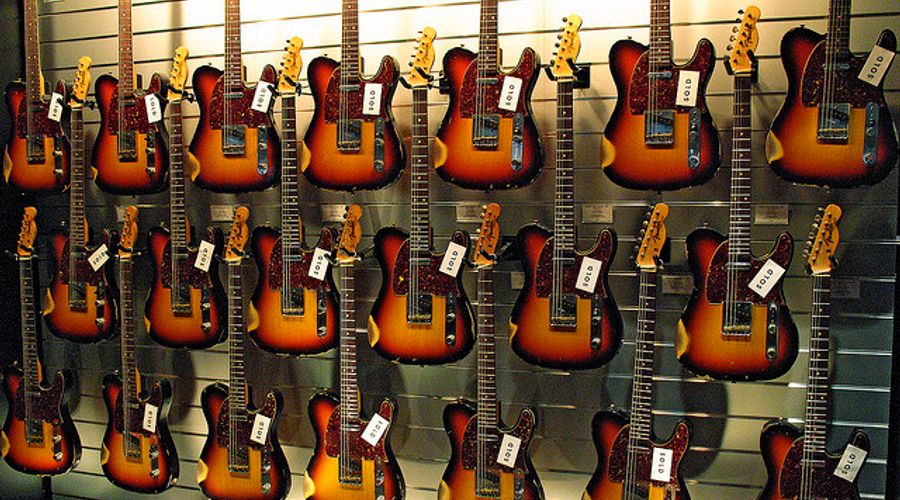 How To Sell A Guitar…..Or Anything
