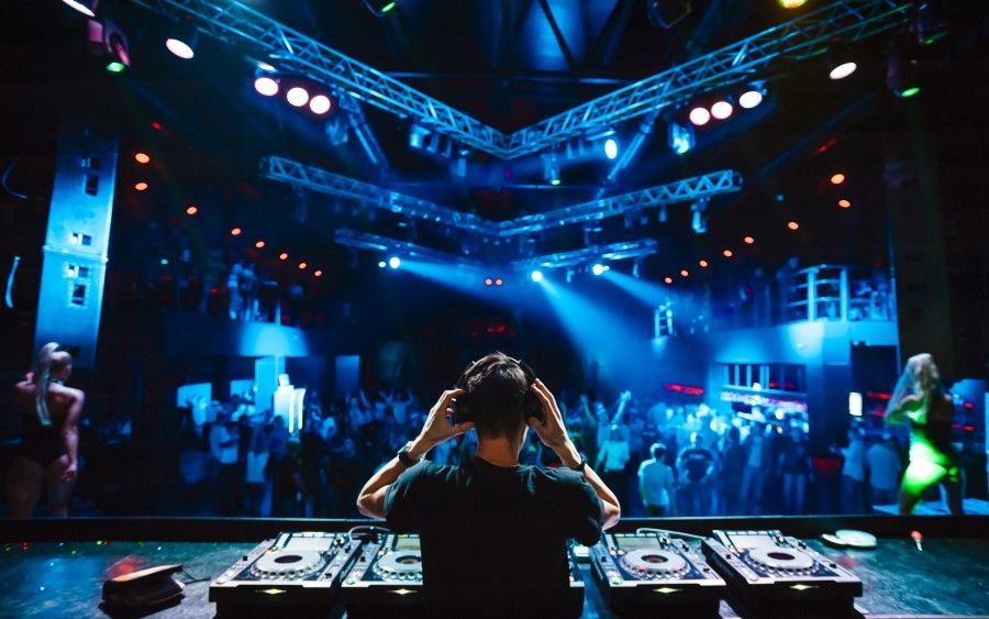 What’s the best DJ deck stand?