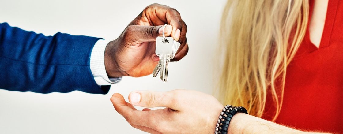 How Many Names Can You Have on a Mortgage?