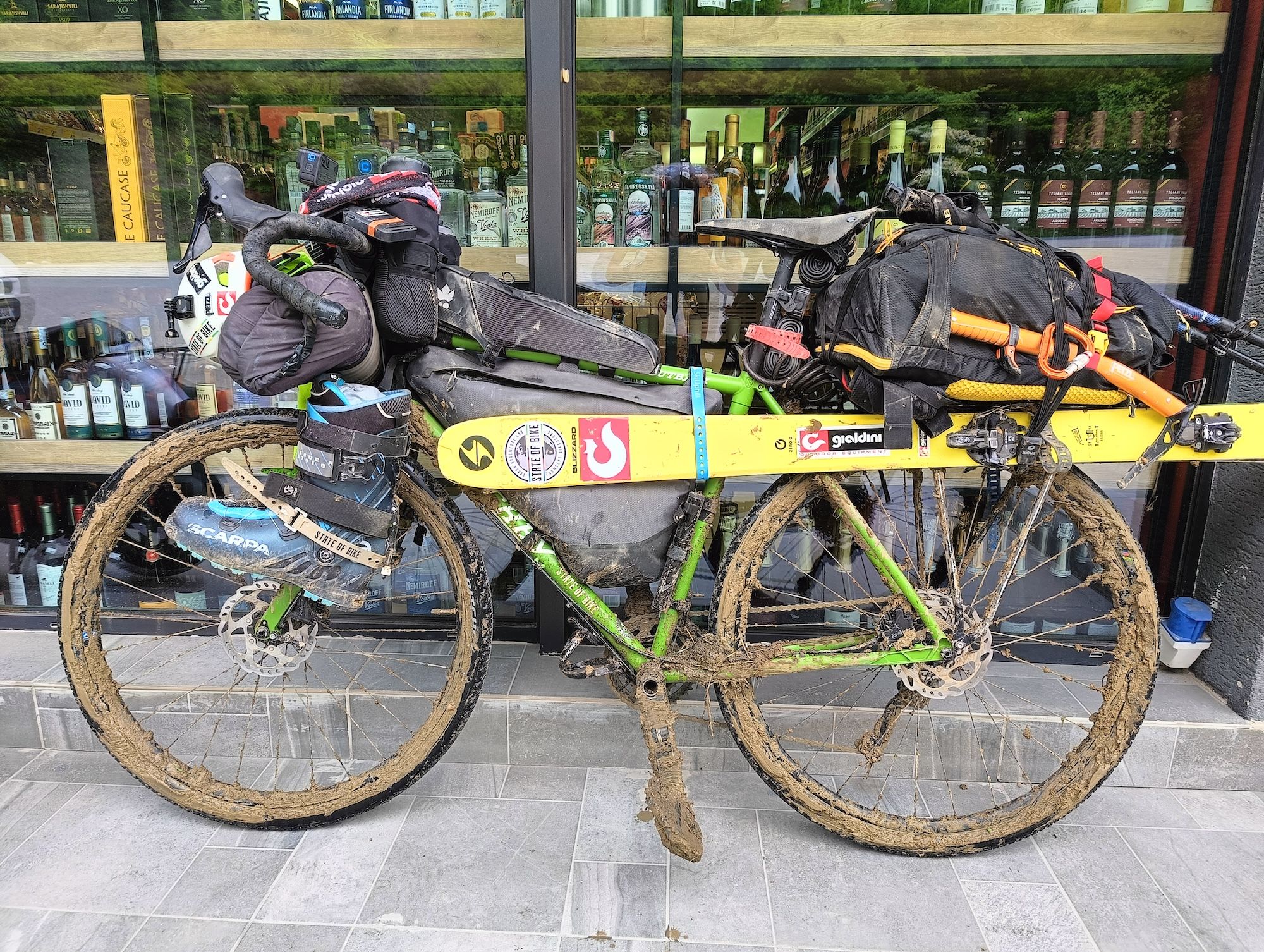 Loaded Ritchey Outback with mountains in the background
