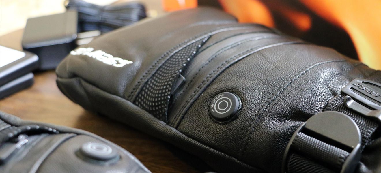 Seirus Hot Touch Hellfire Mittens Product Highlight: Wide Action Image