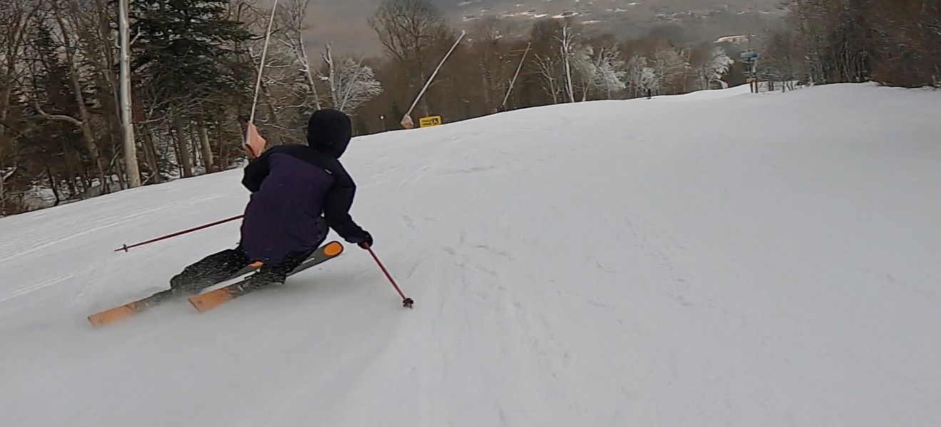 2022 Kastle FX 96 Ti Ski Review: Full Width Action Image 1
