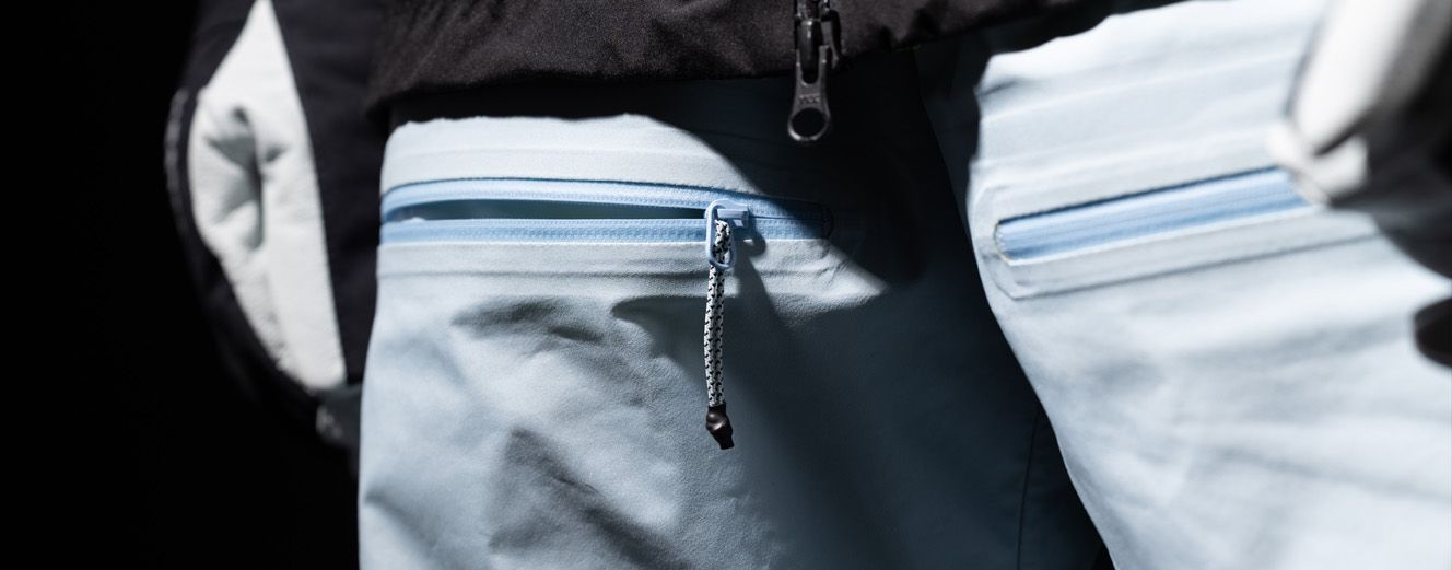 Black Crows Freebird XPore Jacket and Pants Kit Review: Pant Thigh Pocket Closeup